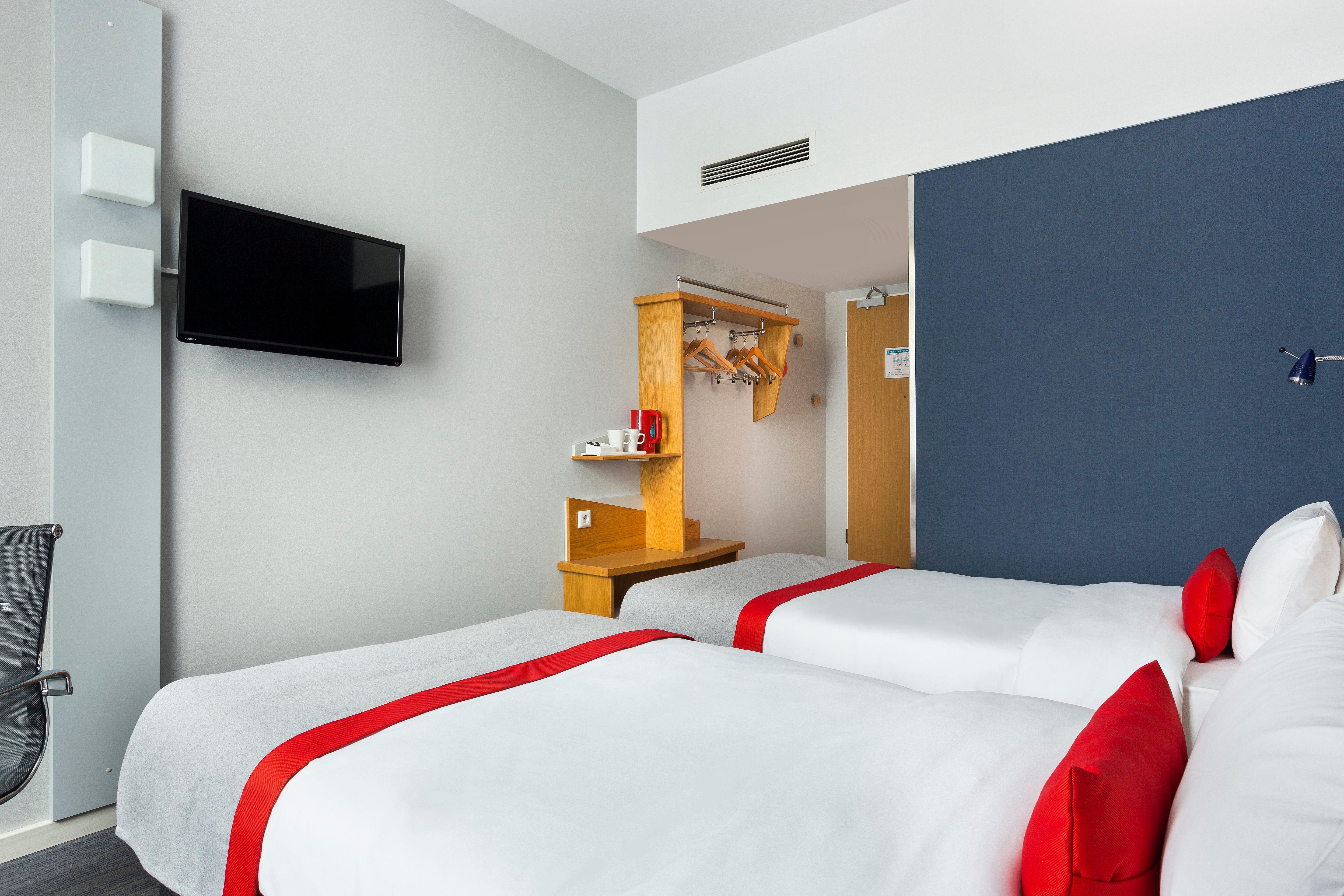 Express By Ihg Hotel 3*
